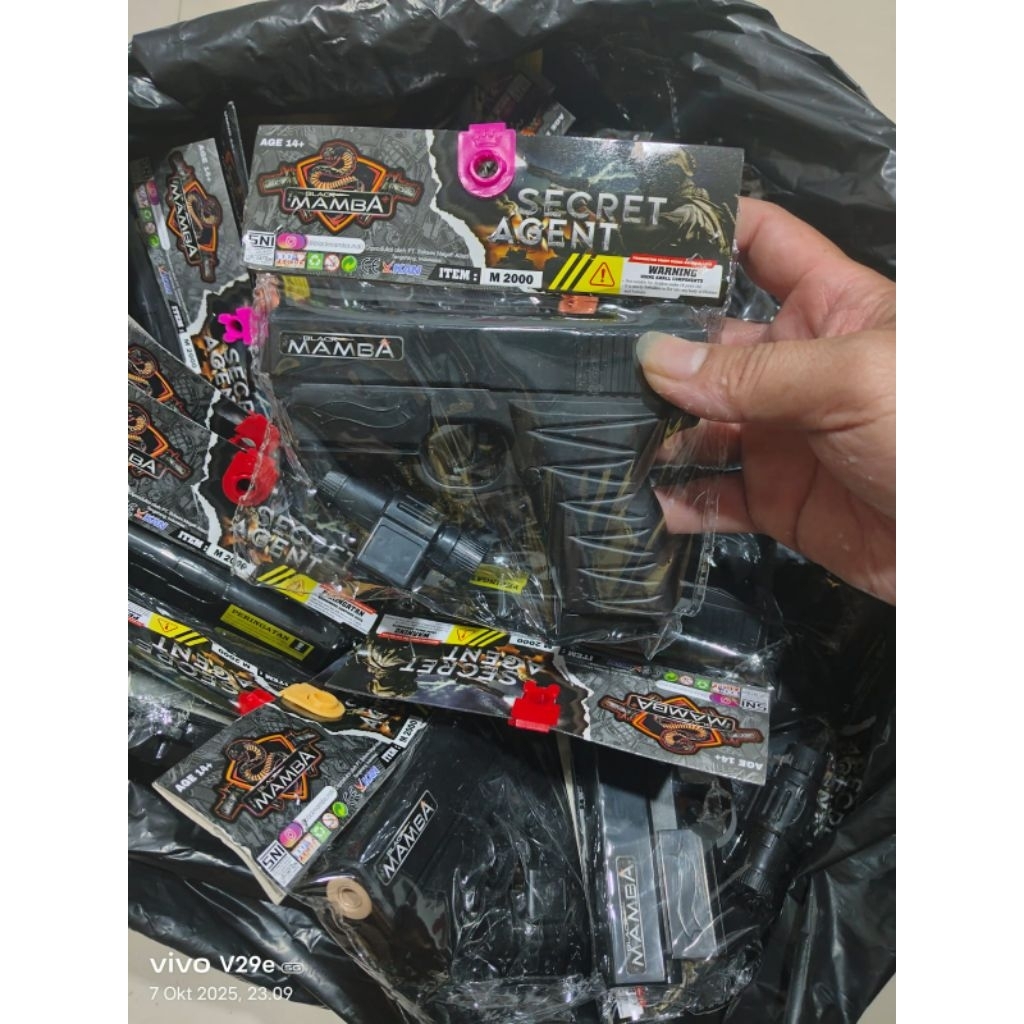 Pistol Mainan Plastik Kokang Black Mamba M2000