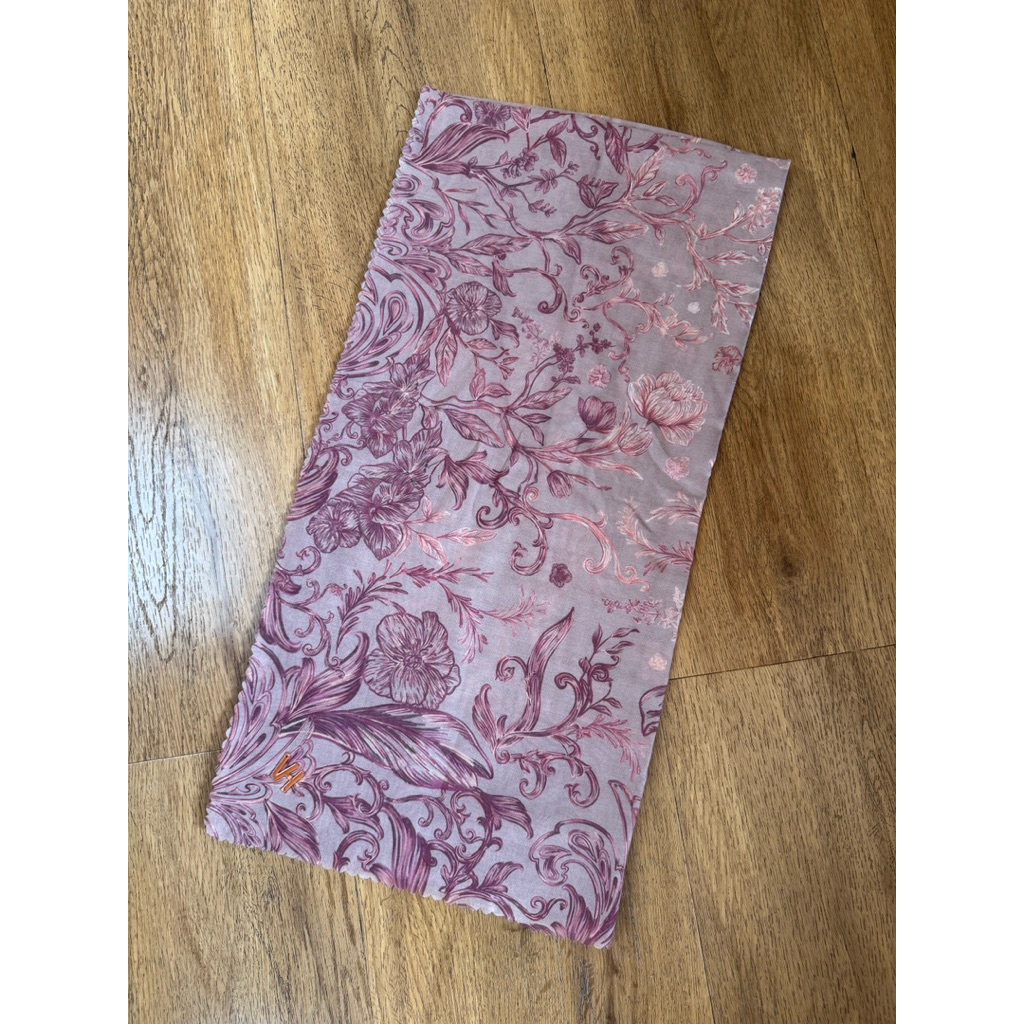 preloved vanilla hijab scarf