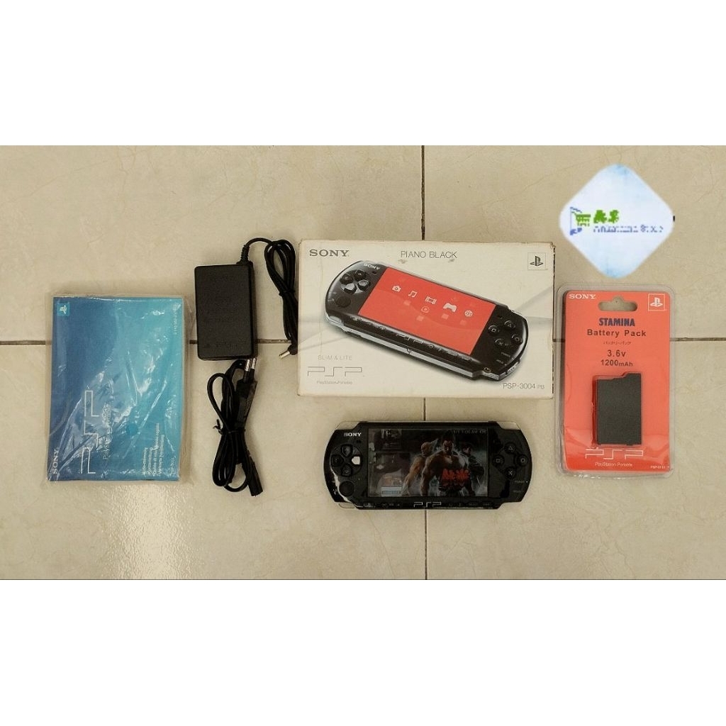 Sony PSP Seri 3004 Hitam (Piano Black)