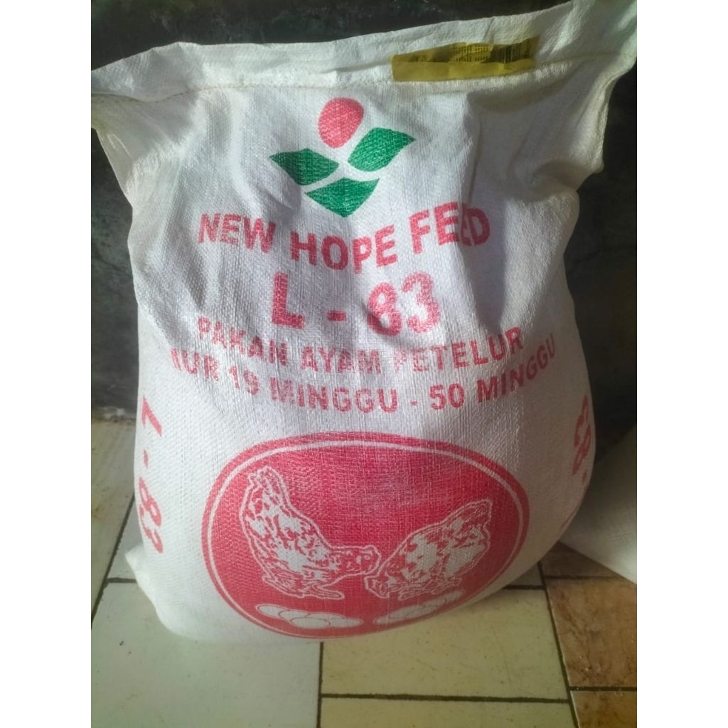 pakan ayam petelur merk new hope L 83 halus. jual per 1 kg