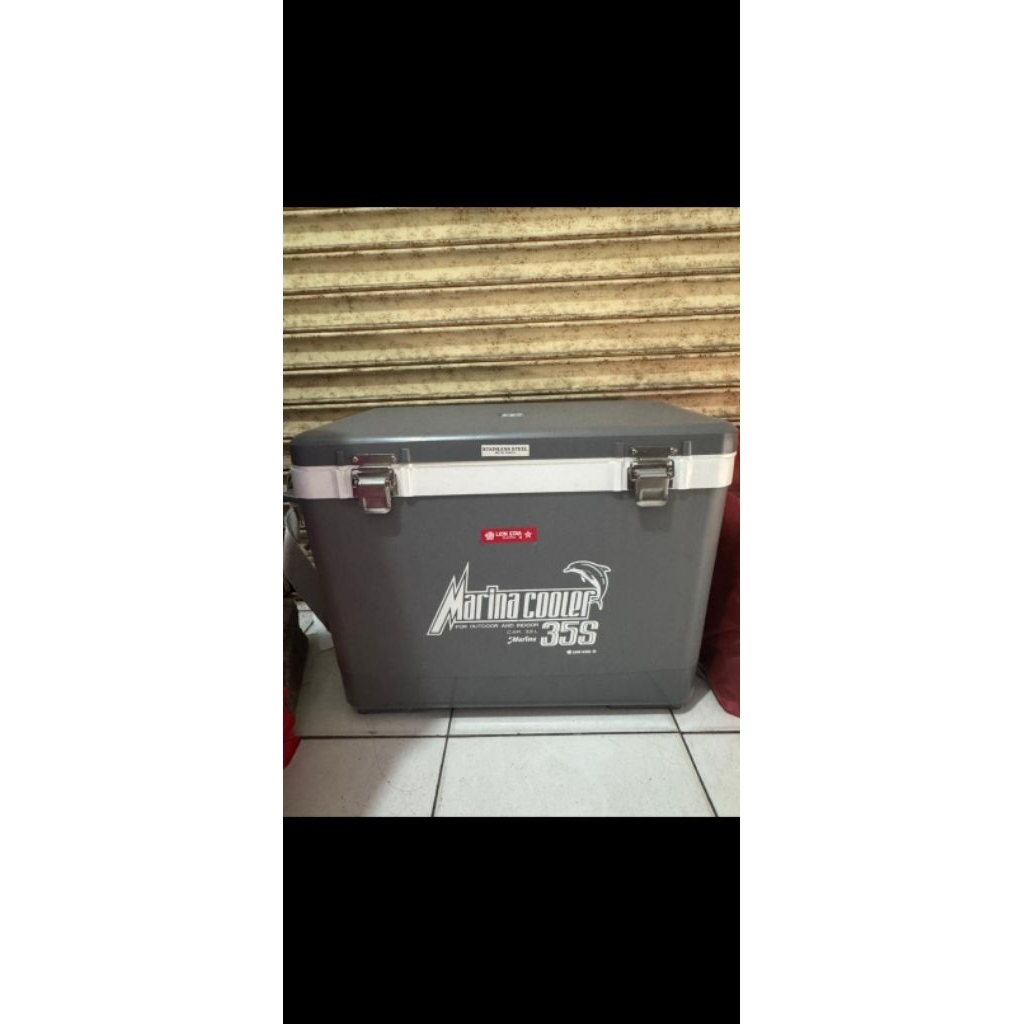 Marina Cooler Box Lion Star