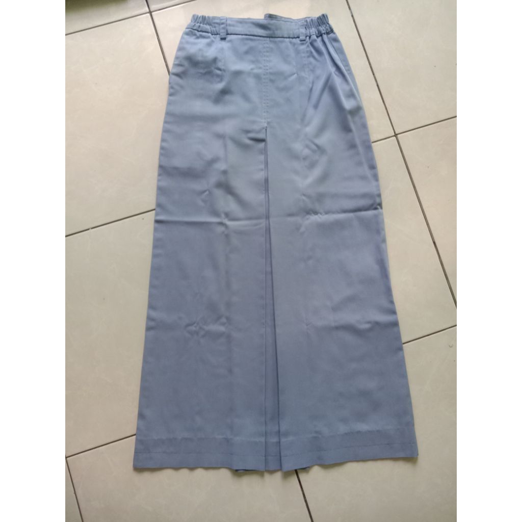 Preloved rok sekolah