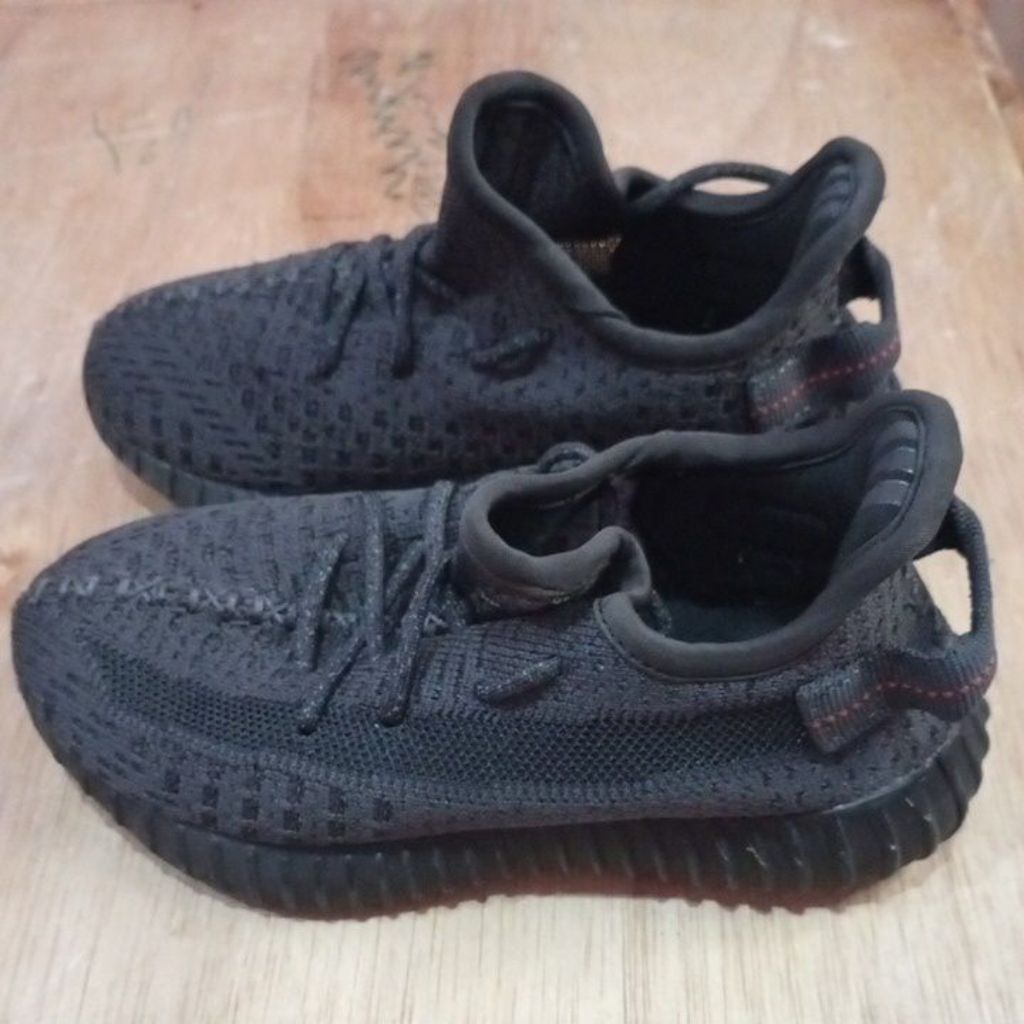 Sepatu anak brand Adidas Boost