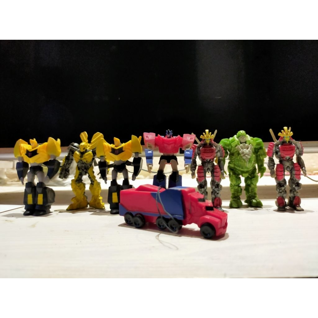 Action Figure Transformers Hadiah Susu Zee