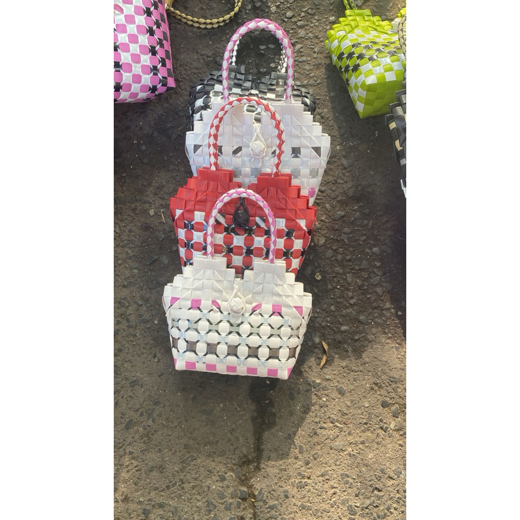 Tas anyaman plastik mini