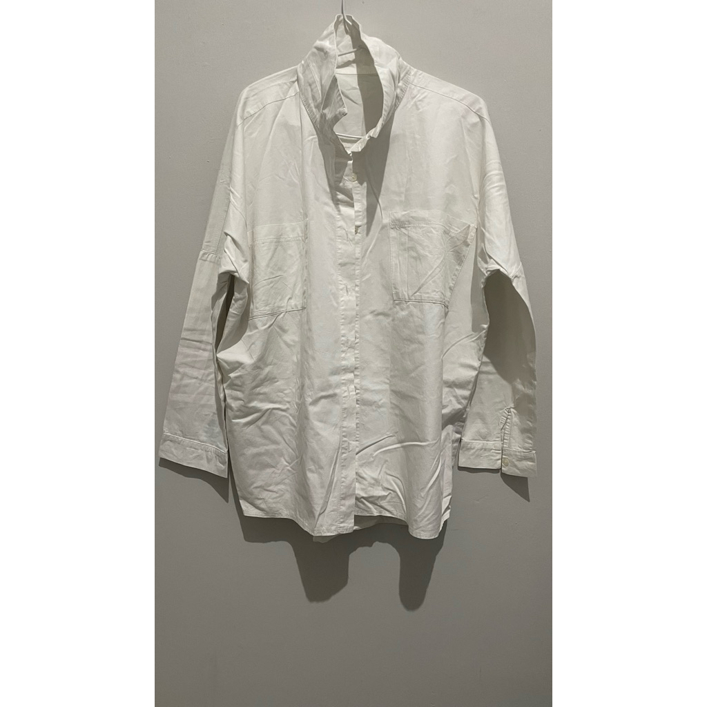 KEMEJA PUTIH OVERSIZE