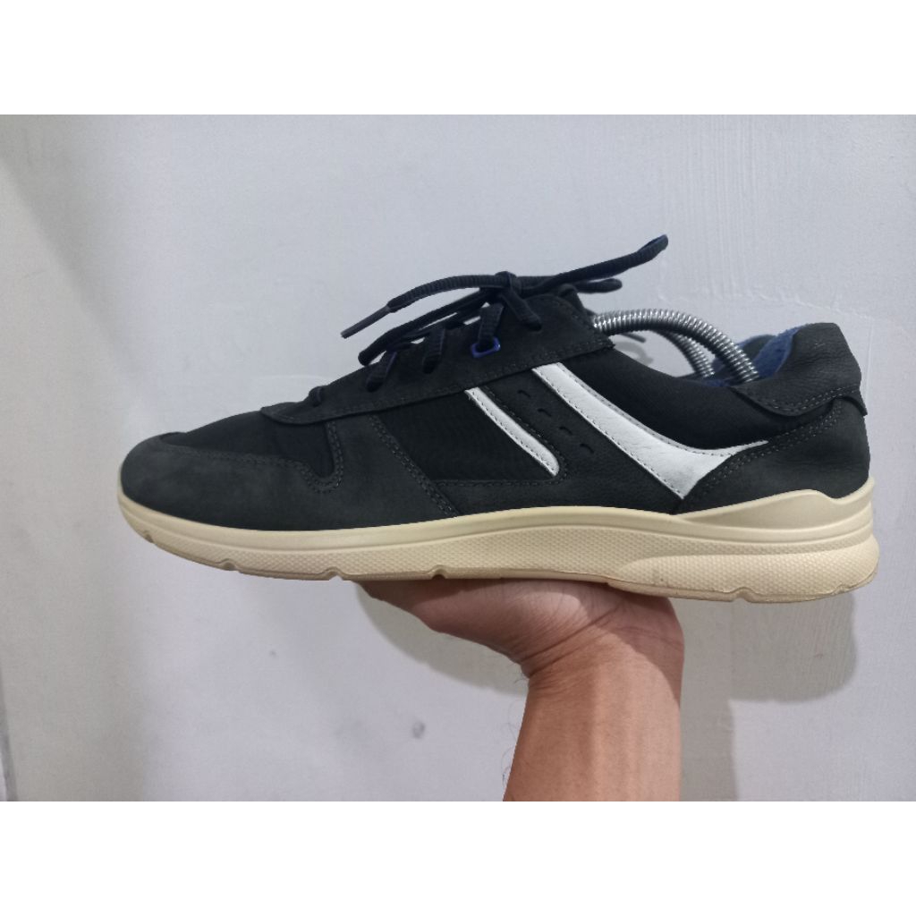 Sepatu Ecco second