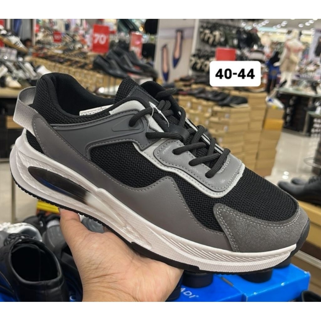 Sepatu Sneakers Pria YONGKI KOMALADI Original