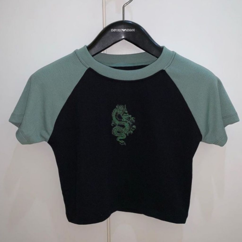 DRAGON BORDIR CROP TOP