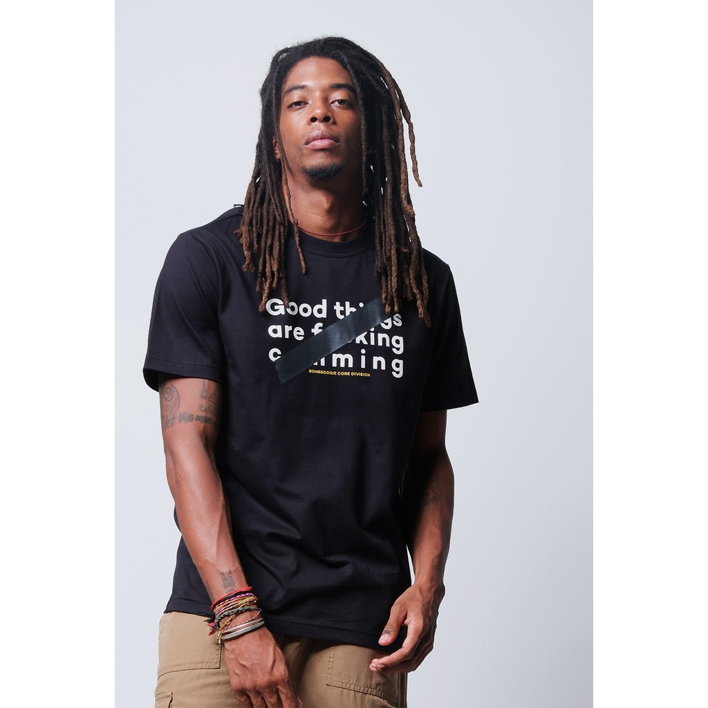 Bombboogie Kaos Pria Regular Okland Black 12D77B4BK