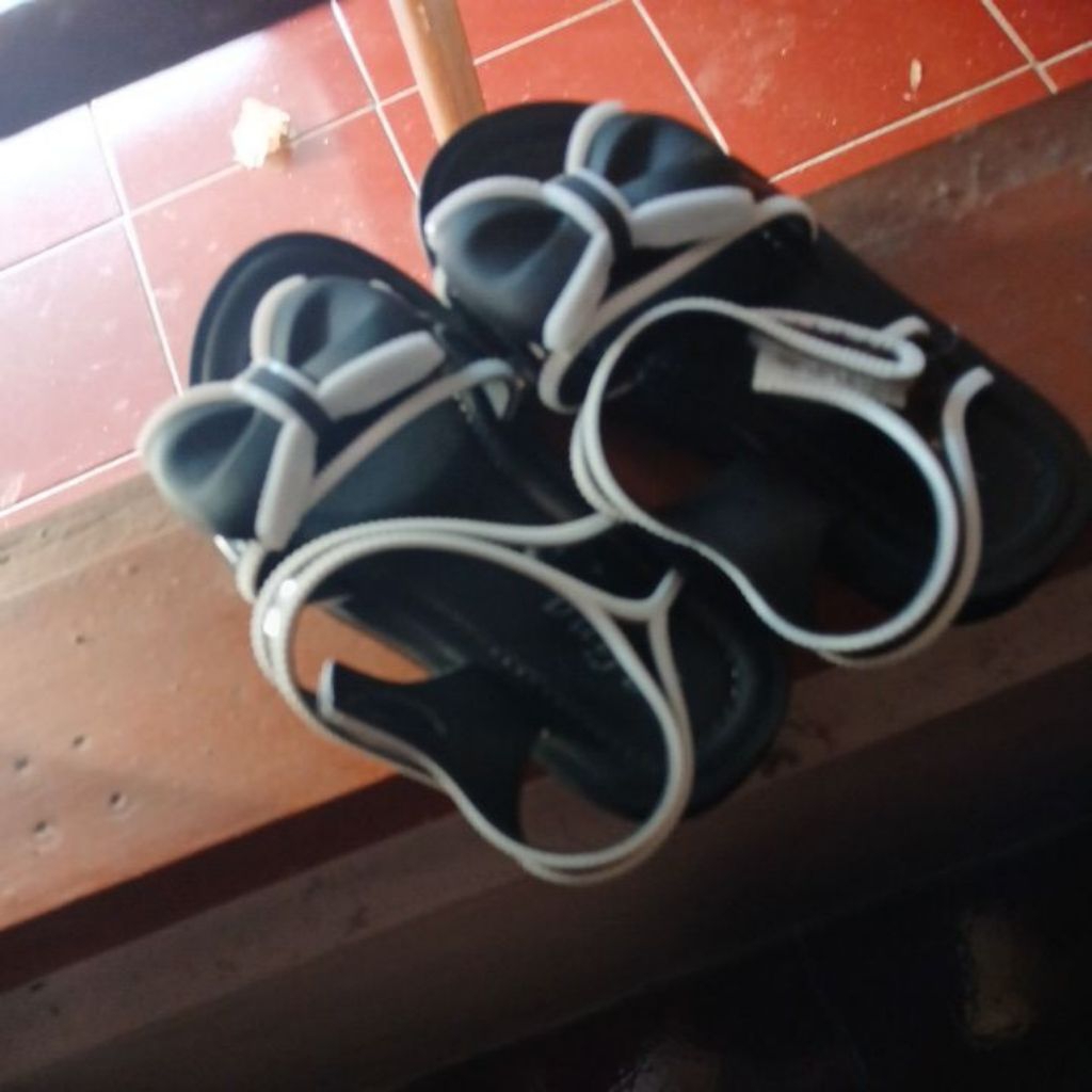 sandal plastik anak