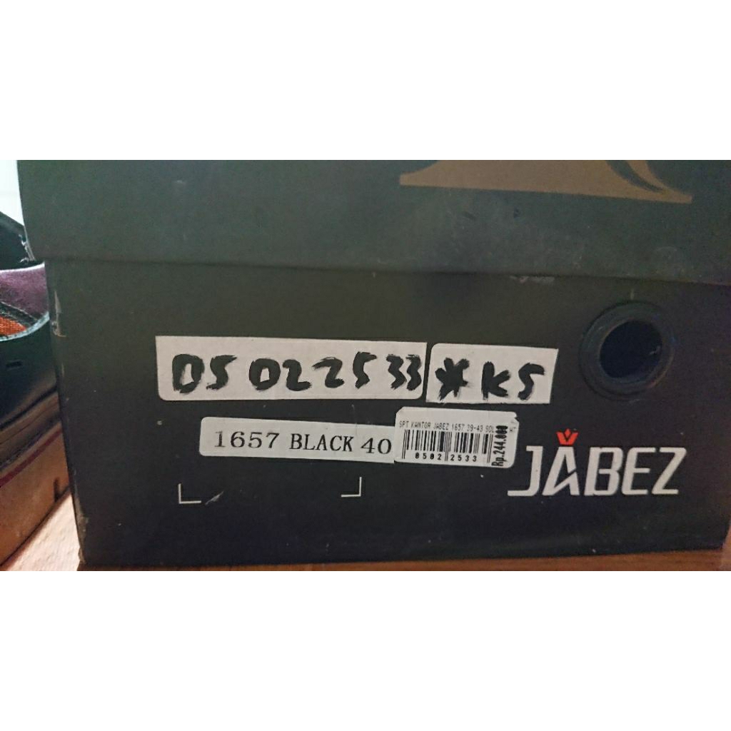 sepatu pantofel/swpatu kerja cowo bisa dipake cewe juga ya ukuran 26'5cm atau 40-41cm pl like new ba