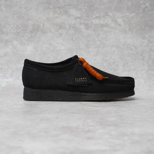 Sepatu Clarks Wallabee Suede - Black