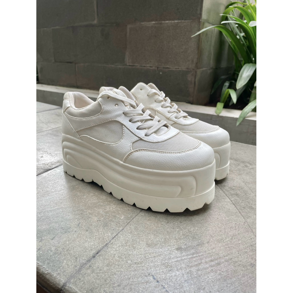 Sepatu Chunky Putih, Chunky White Sneakers H&M Divided