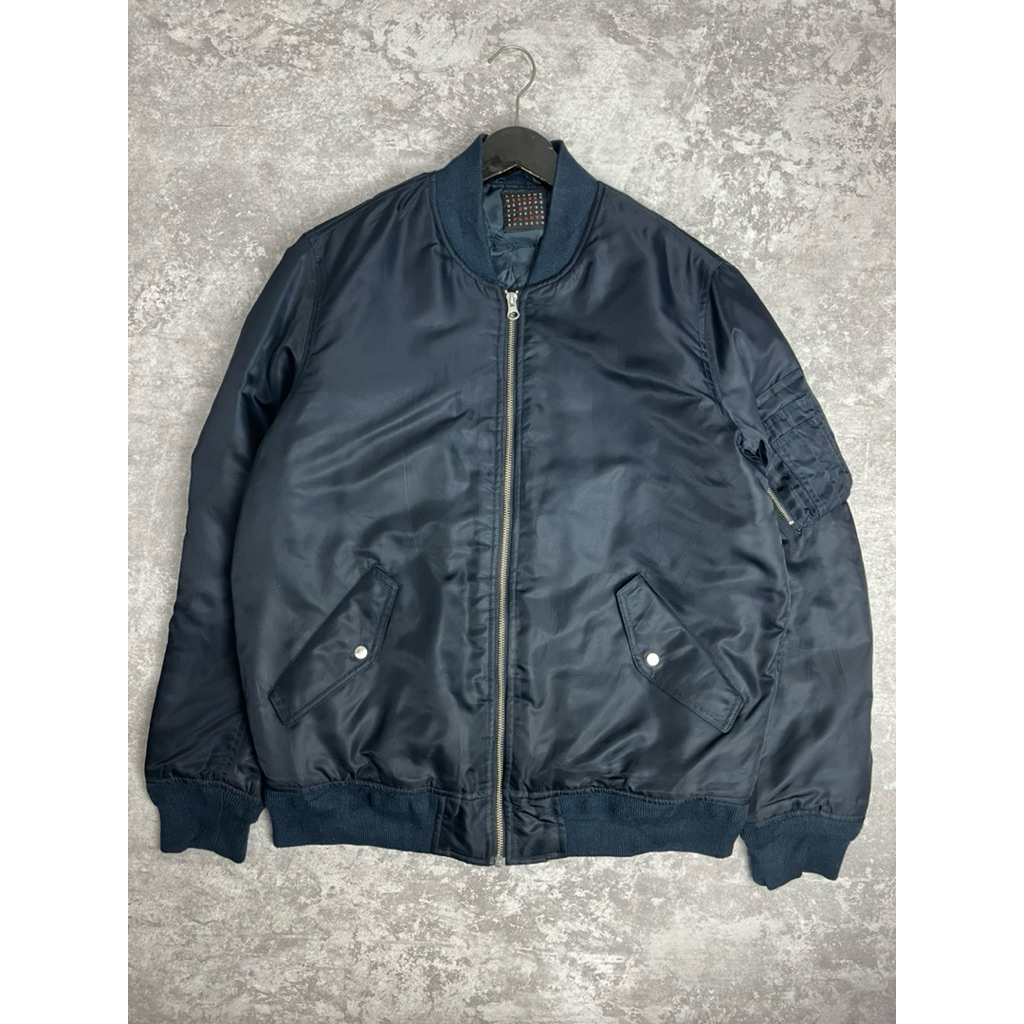 JAKET BOMBER NAVY BY SENSE OF PLACE MATERIAL SATIN