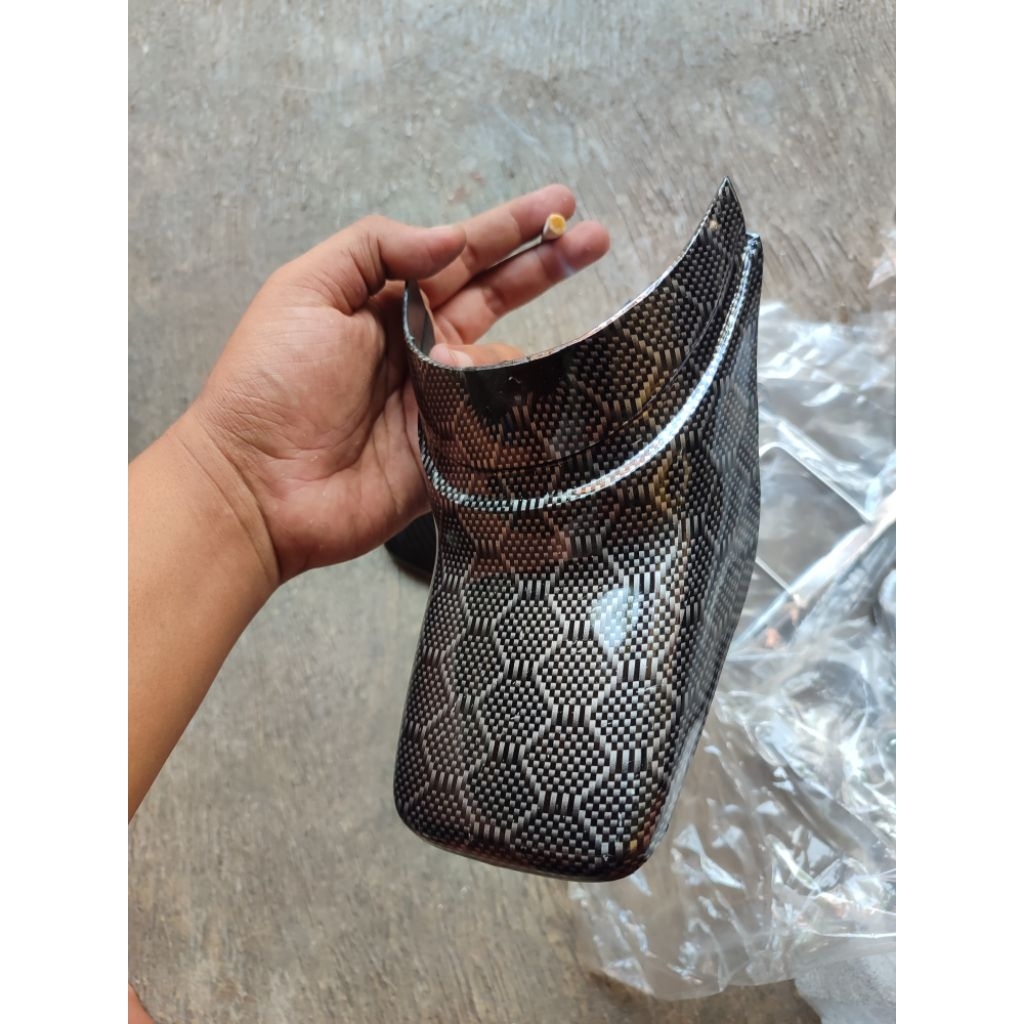 Kepetan slebor belakang honda gl100 carbon celup 3D hexagonal wtp presisi kepetan air gl100