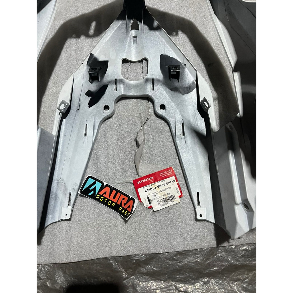 64301-KVB-N50PFW panel dada depan Honda vario110 techno karbu putih original AHM
