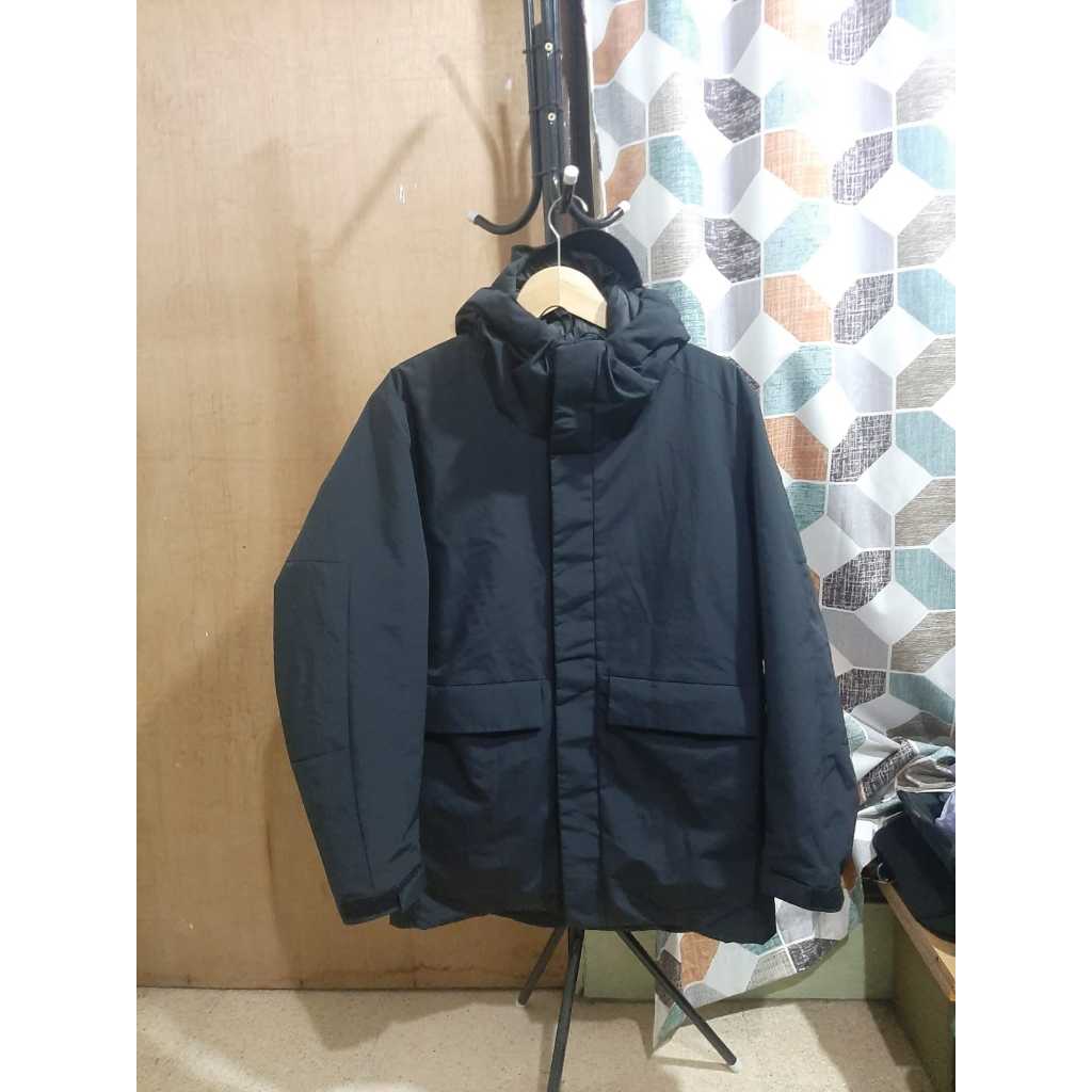Hybrid Uniqlo-Jaket Outdoor Hybrid Brand Uniqlo Unisex HItam
