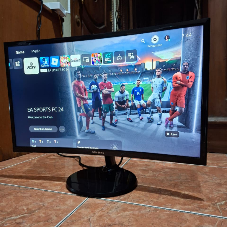 MONITOR SAMSUNG ESSENTIAL CURVED 24 INCH FULLSET