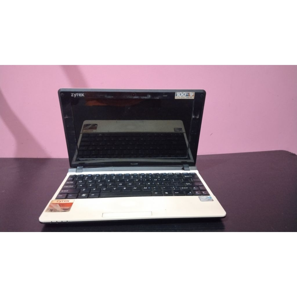Netbook Zyrex M1115
