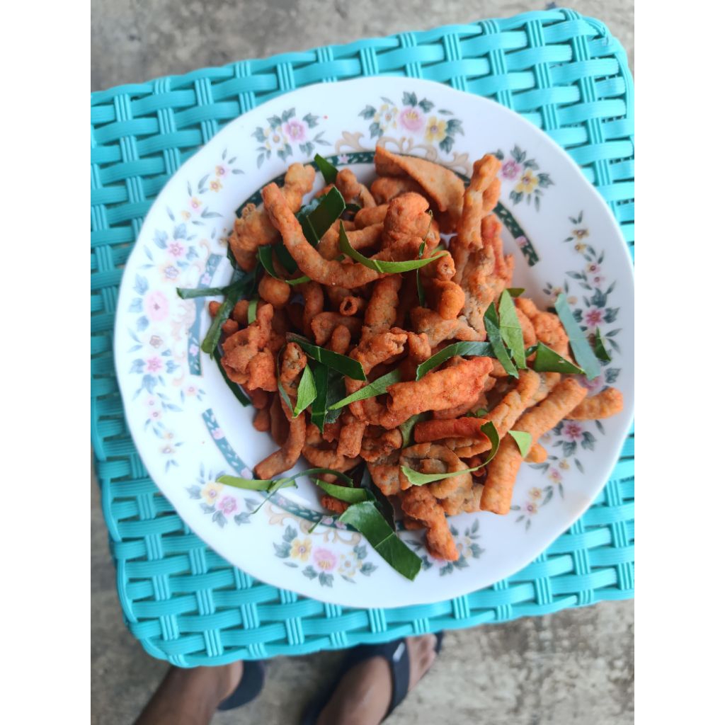 keripik usus pedas daun jeruk 1kg