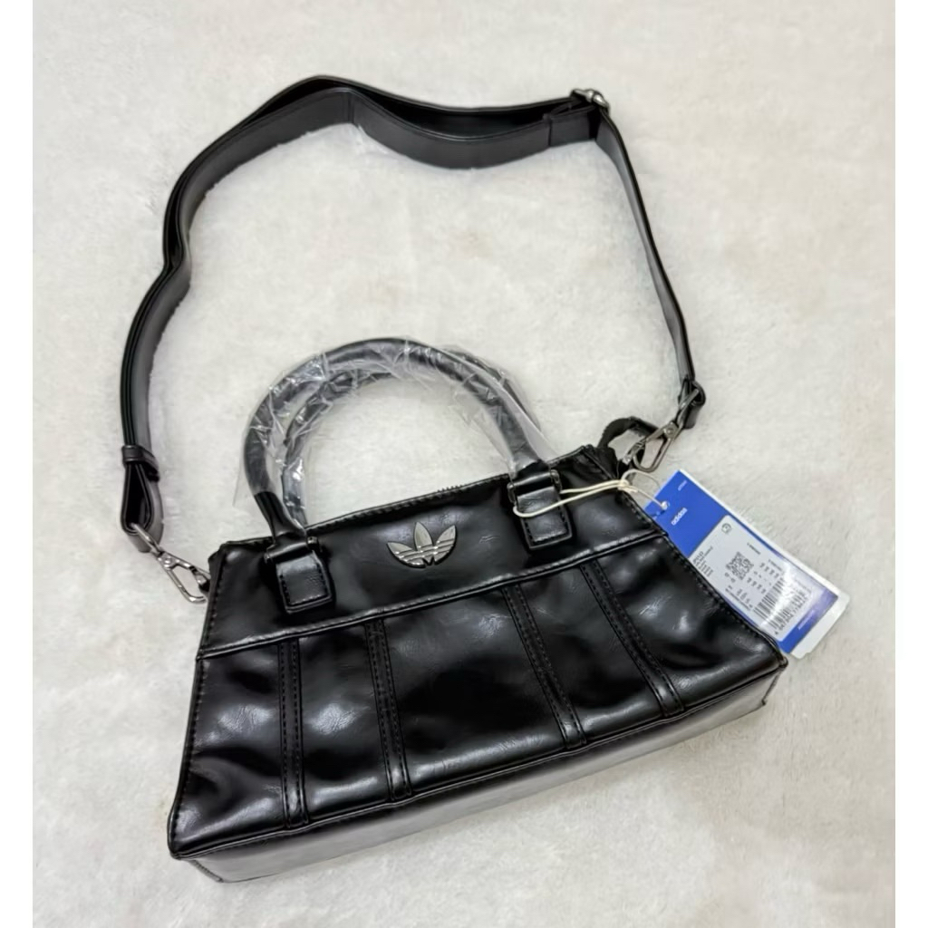 Adidas Airliner Hand Bag Sling Bag / Tas Selempang Wanita Leather BLACK JP0406 Branded Original