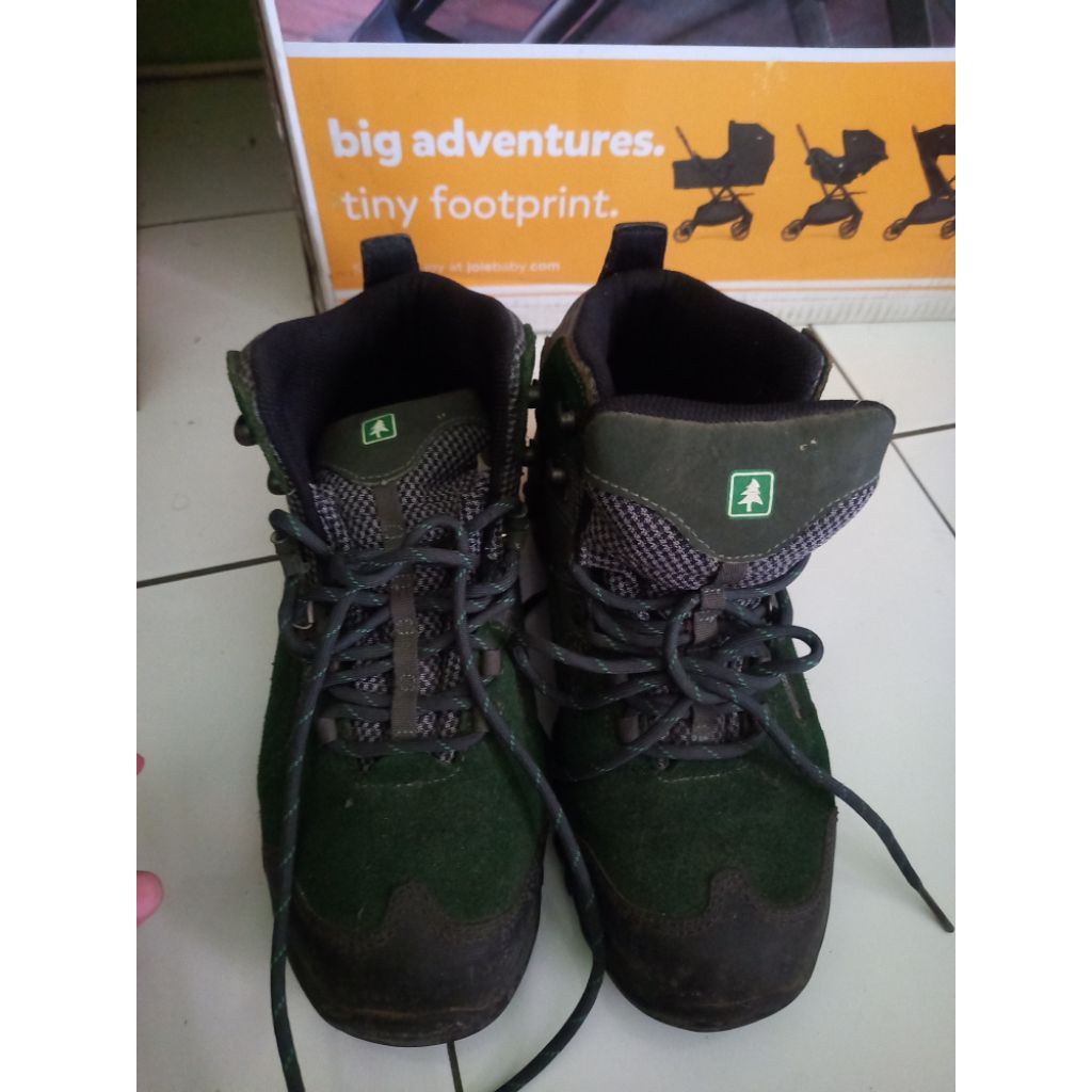 Sepatu gunung CONSINA TRIFIN