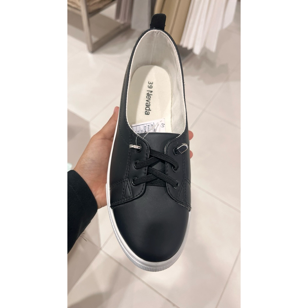 Nevada sepatu sneaker wanita