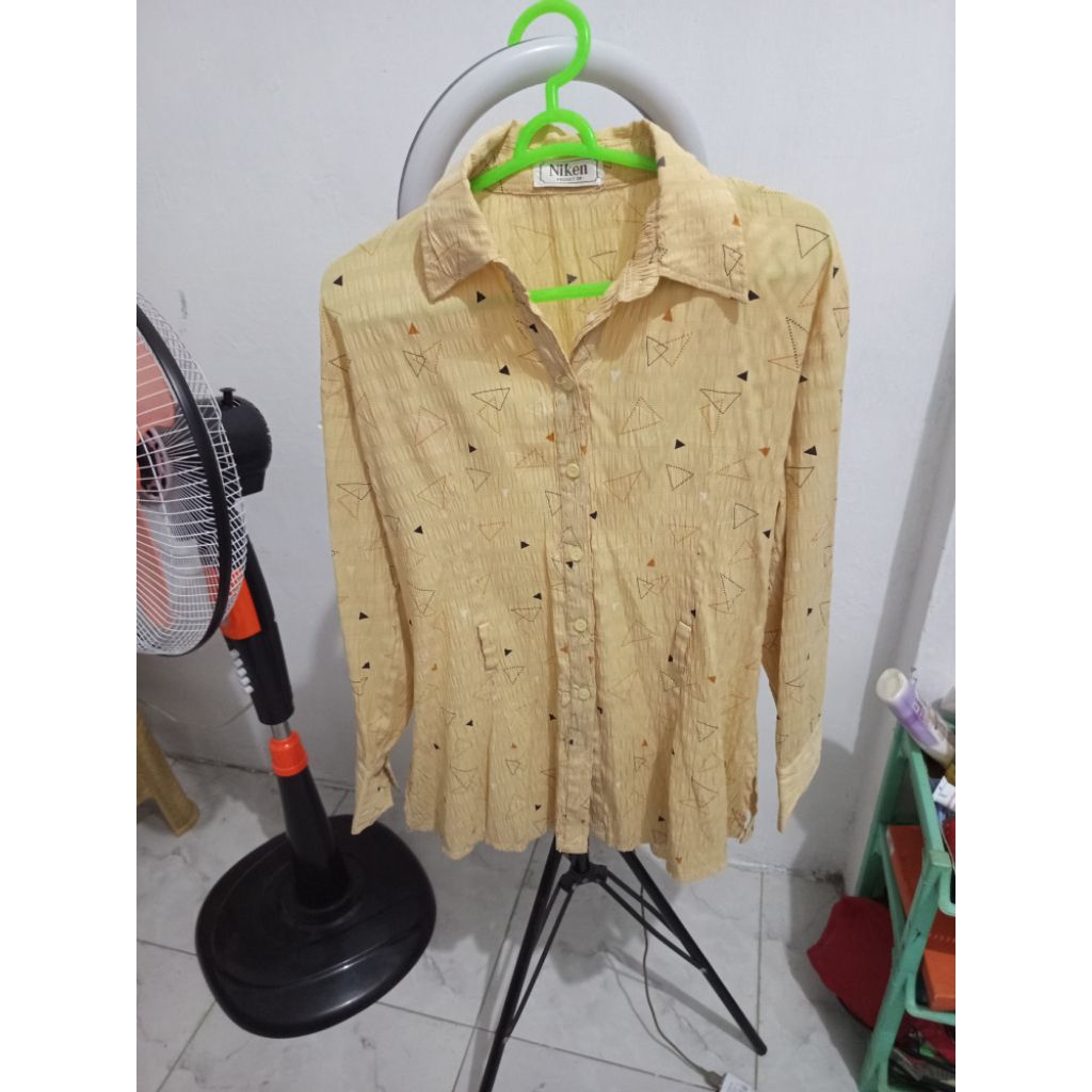 kemeja wanita bekas