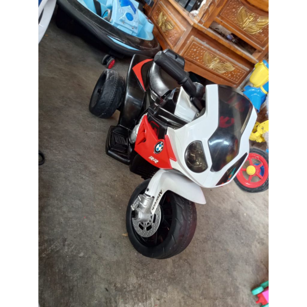Motor aki anak bmw