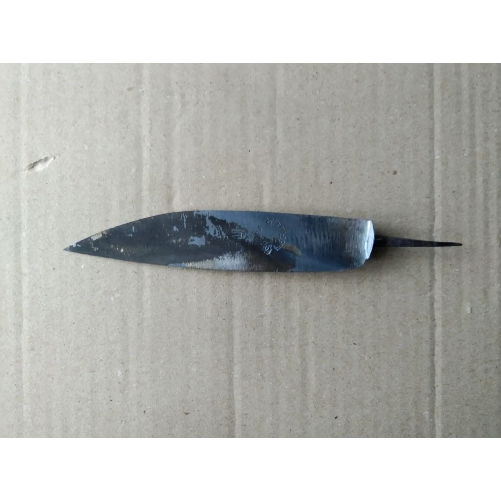 Bilah pisau garpu atau herder buatan lokal ukuran 5 inchi dan telah di sepuh.