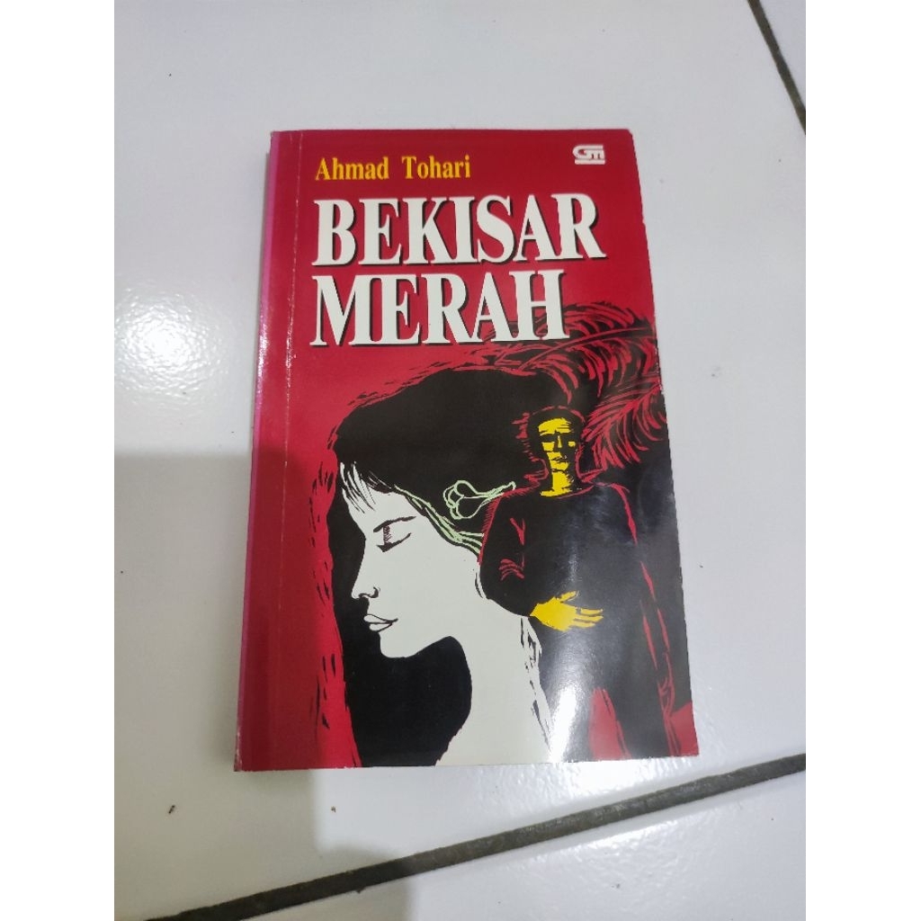 Ahmad Tohari Sastra Bekisar Merah