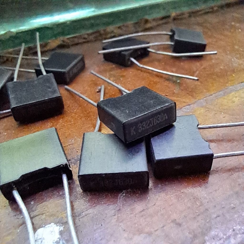 Capacitor 332 3n3 3.3nf 332J 630v MKM Original