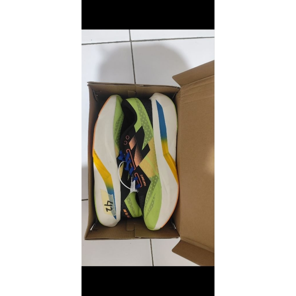 sepatu running uk 42