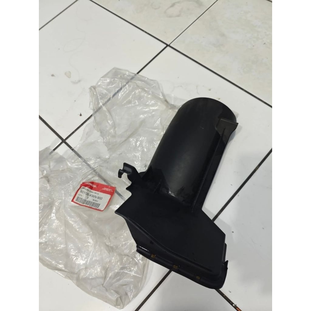 Fender Assy Inner penahan lumpur Honda PCX 125 150 2010- 2013 cbu bohlam