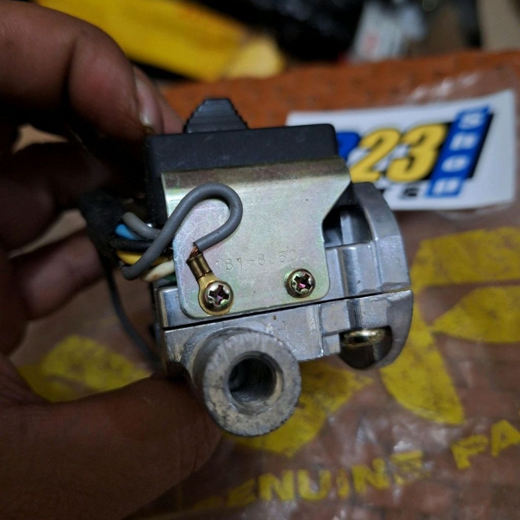 saklar holder kiri suzuki rc80 rc 80 original sgp