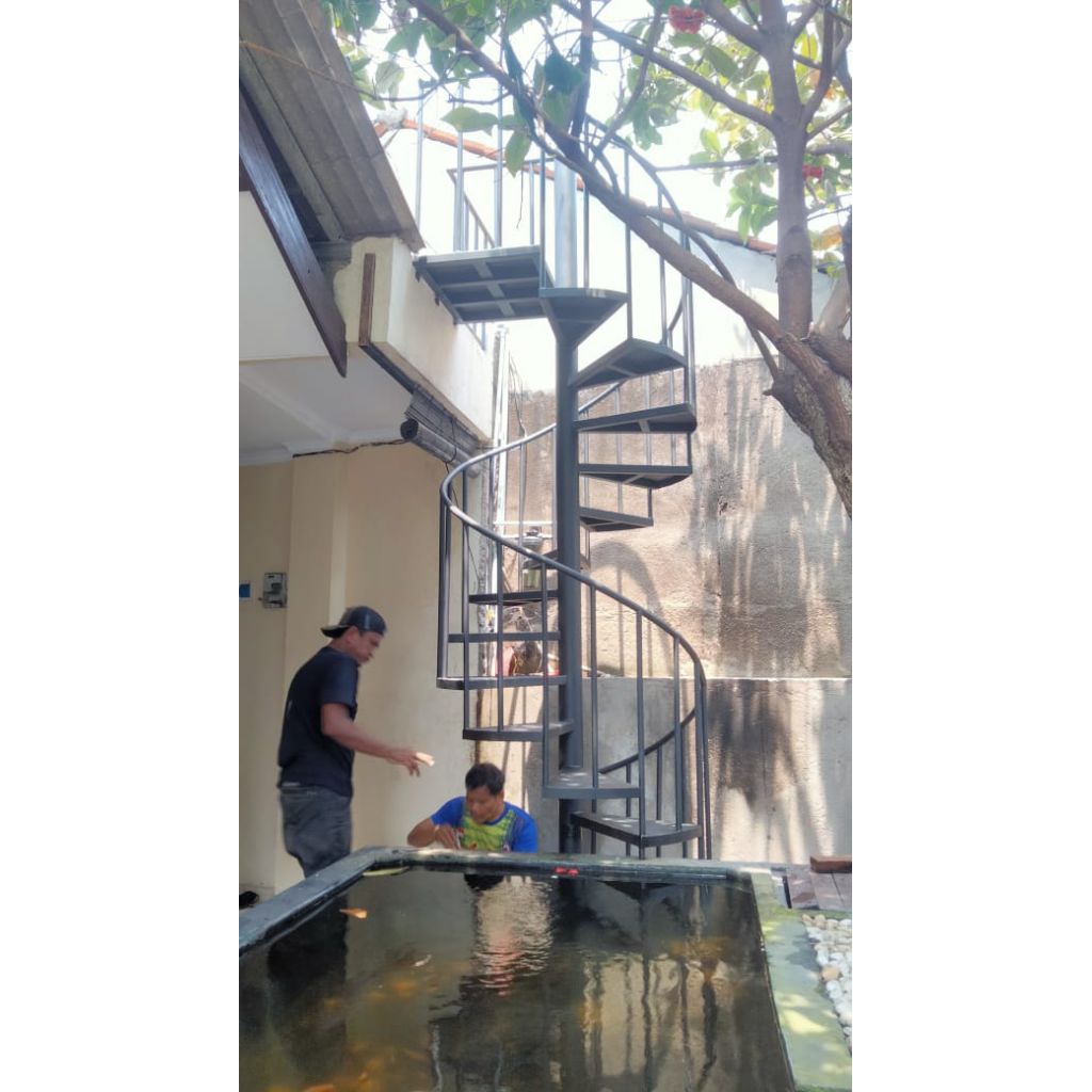 Tangga putar minimalis