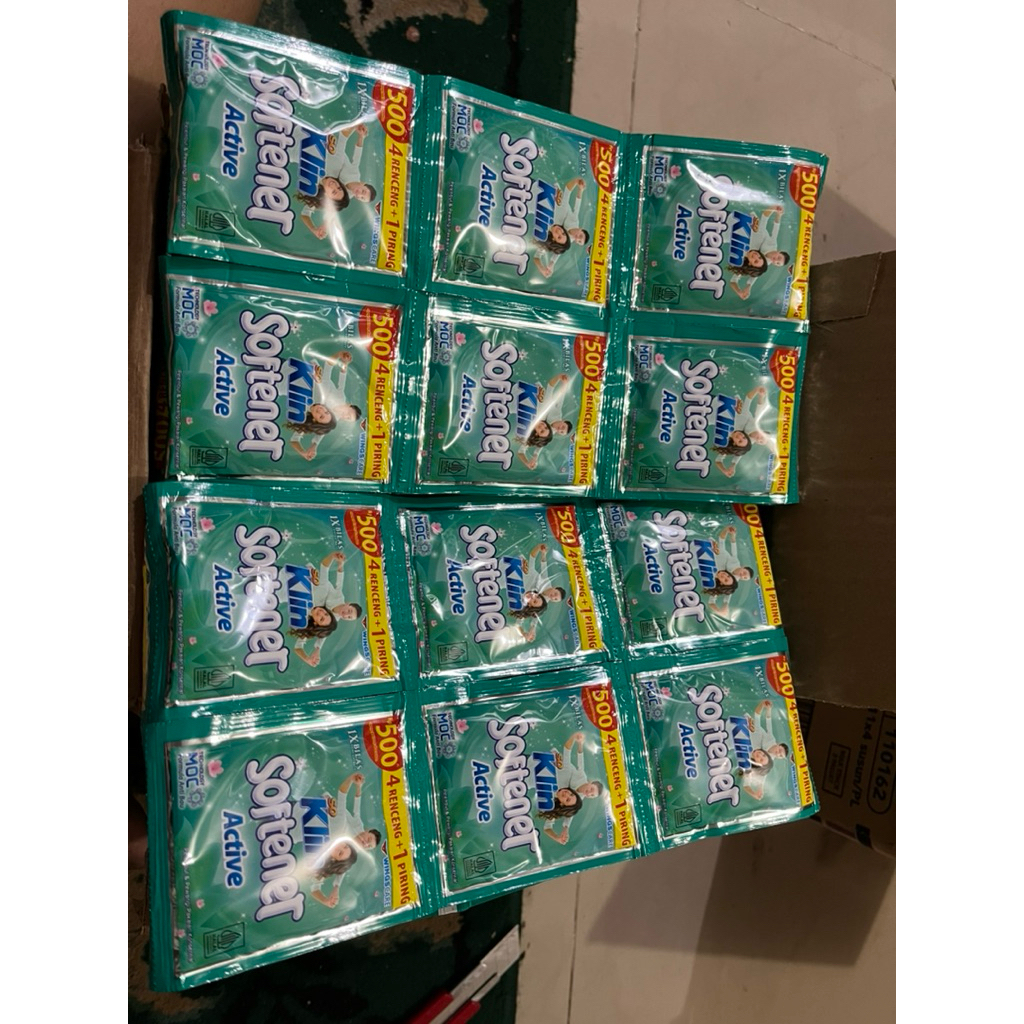 so klin softener active 1x bilas 1 renceng isi 24 pcs / pelembut & pewangi pakaian konsentrat