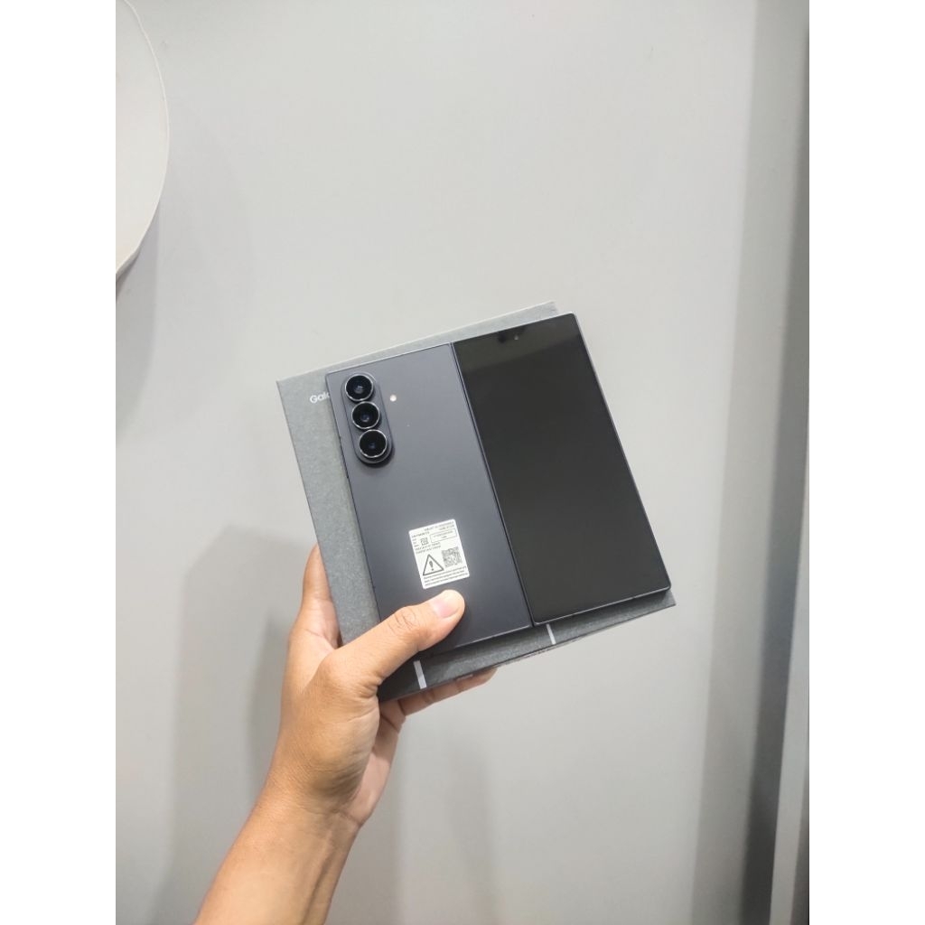 SAMSUNG Z FOLD 7 12/512 GB SECOND SEIN FULLSET