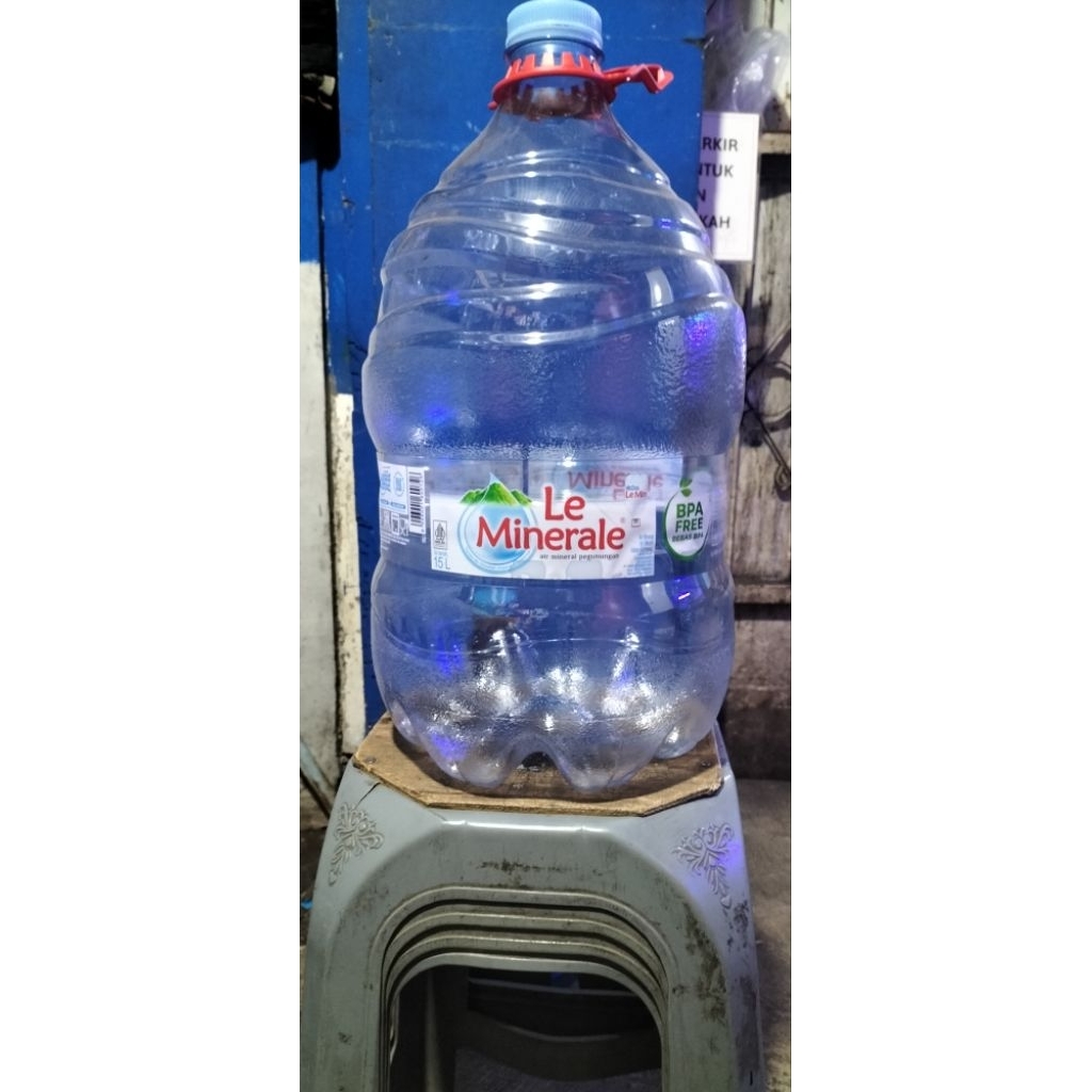 Galon Le Mineral Bekas