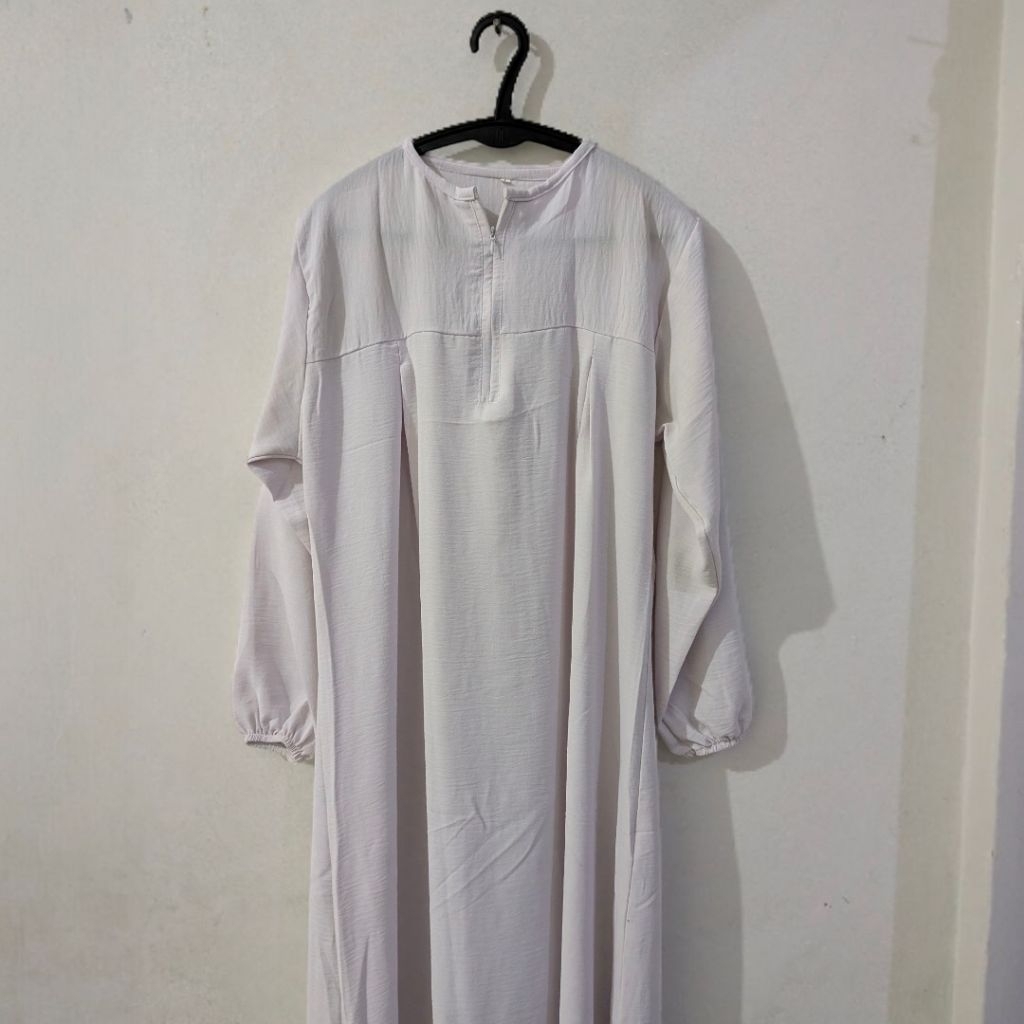 Gamis Putih Polos – Wanita (Preloved)