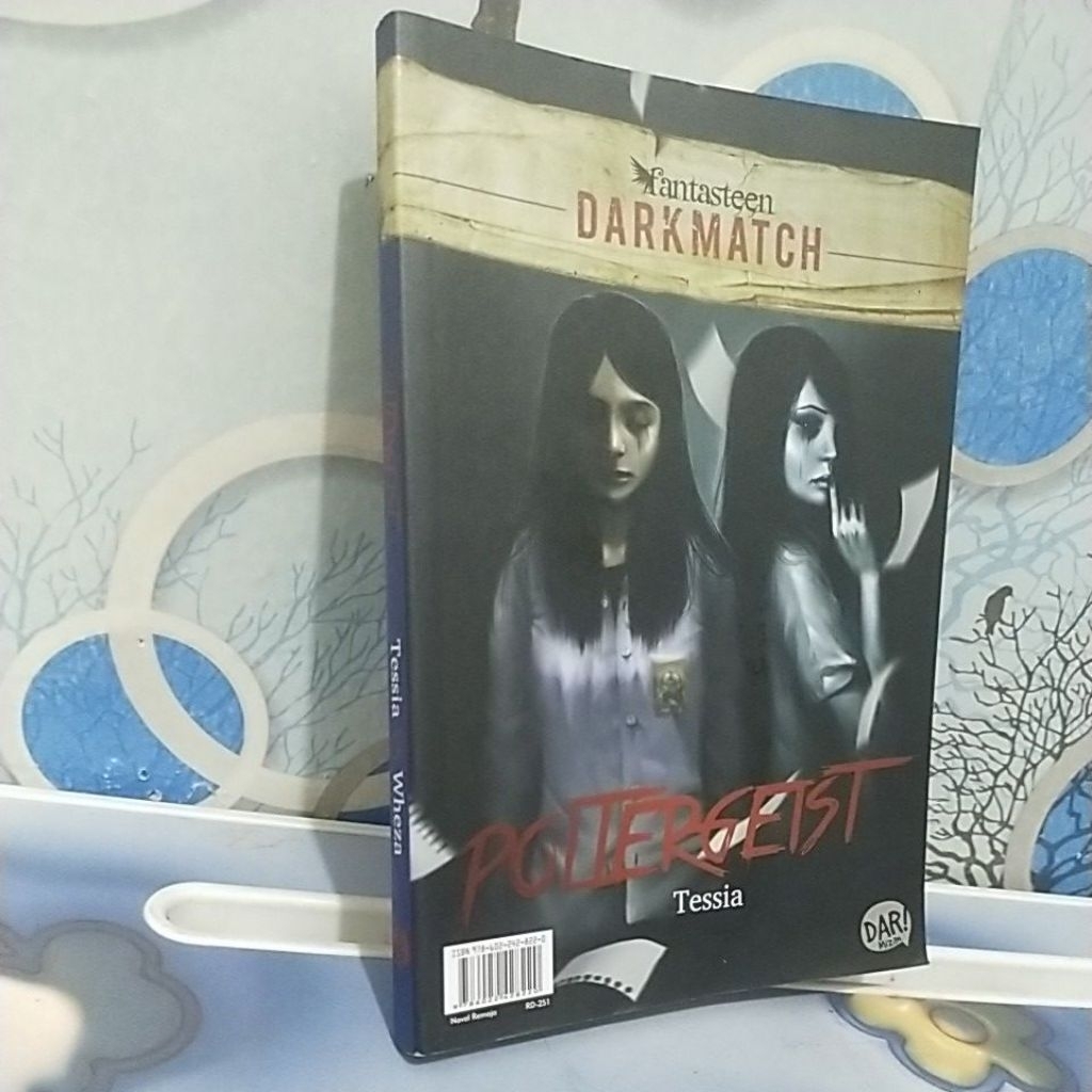 FANTAS TEEN. POLTERGEIST