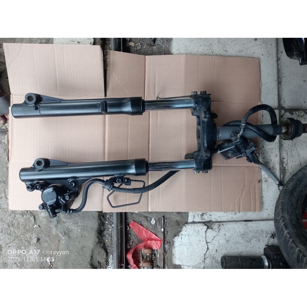 sokbreker depan 1.set  HONDA BAET SCOOPY FI BAET FI BAET 2017 Vario 125 original copotan