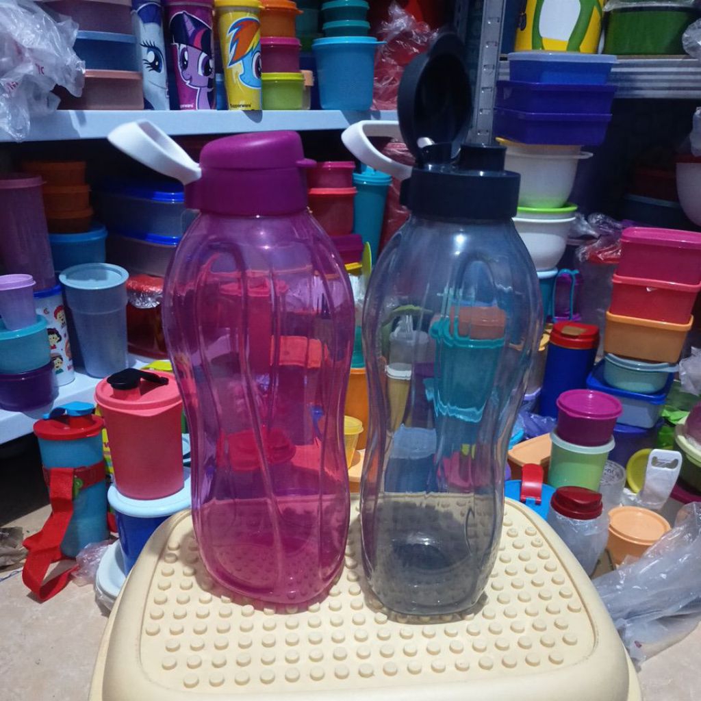 Botol 2 liter Malay Tupperware.(1 pcs)