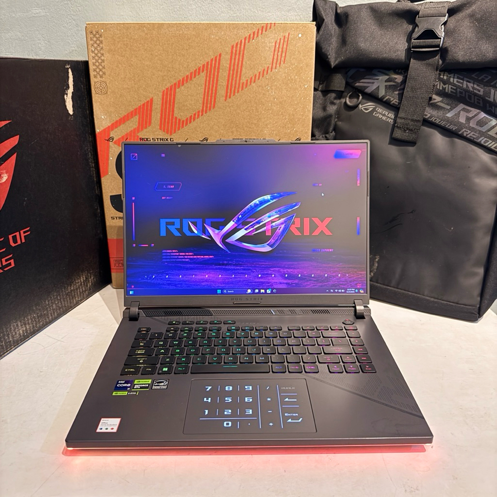 Laptop Gaming ASUS ROG Strix G16 G614JIR i9 14900HX RTX 4070 32GB/1TB 240Hz Garansi On