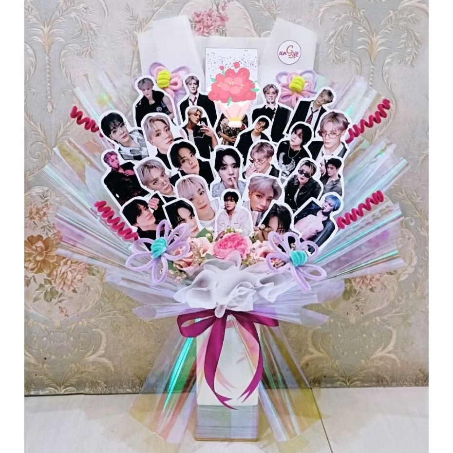 Buket Foto Custom Bebas Cutting dan Polaroid Bouquet Photocard Guru dan Murid, Idol Kpop, BTS, Dll