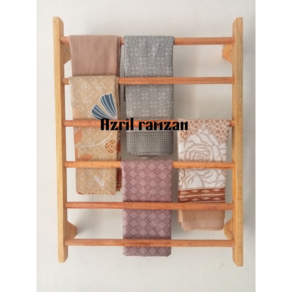 Rak hijab kayu tempel dinding/rak serbaguna