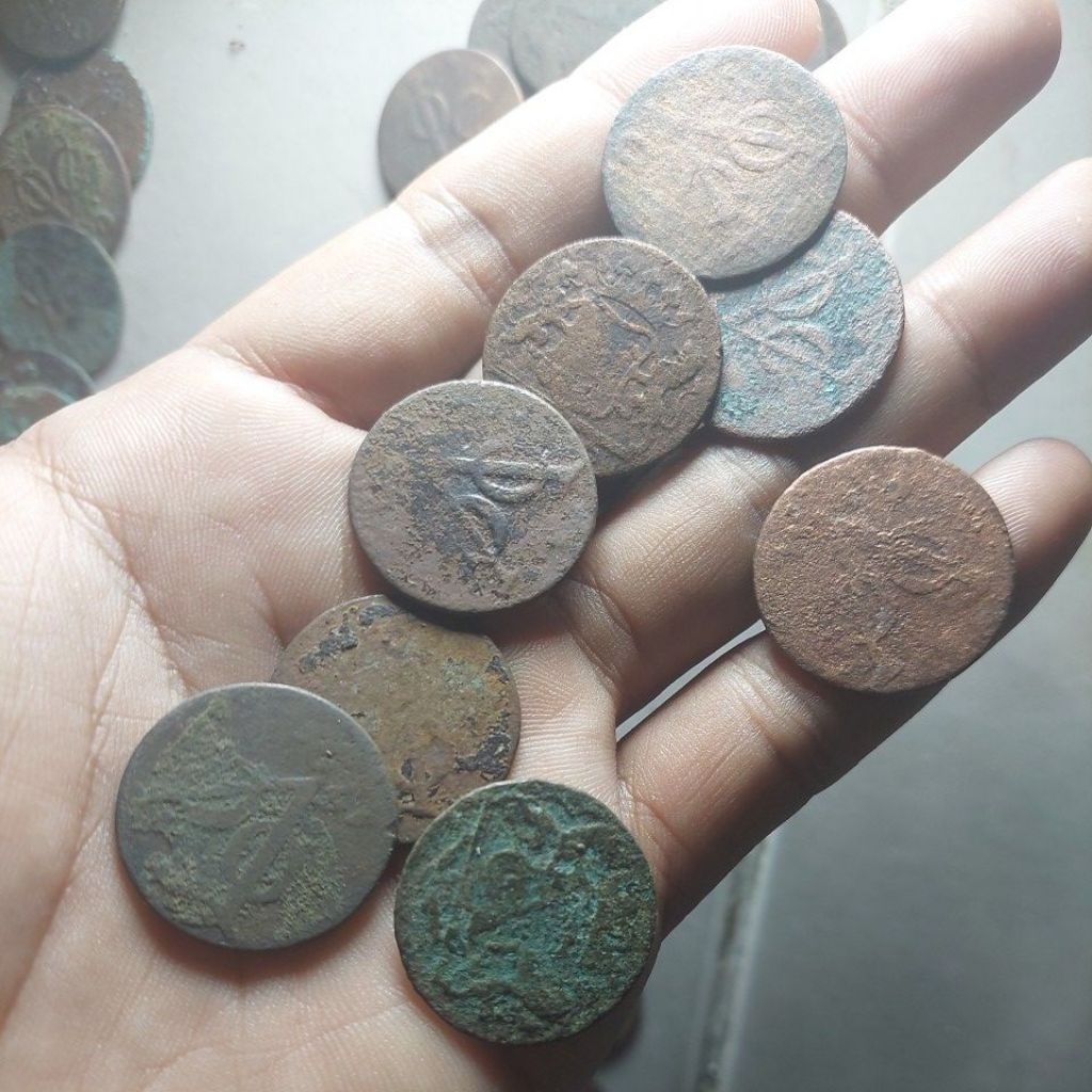 8 keping koin voc belanda tahun 1790 nominal 2 duit asli.