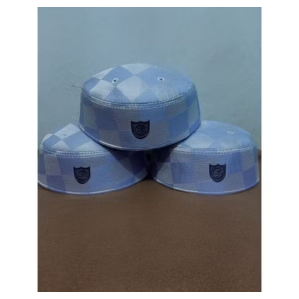 peci Malaysia motif catur lokal terbaru