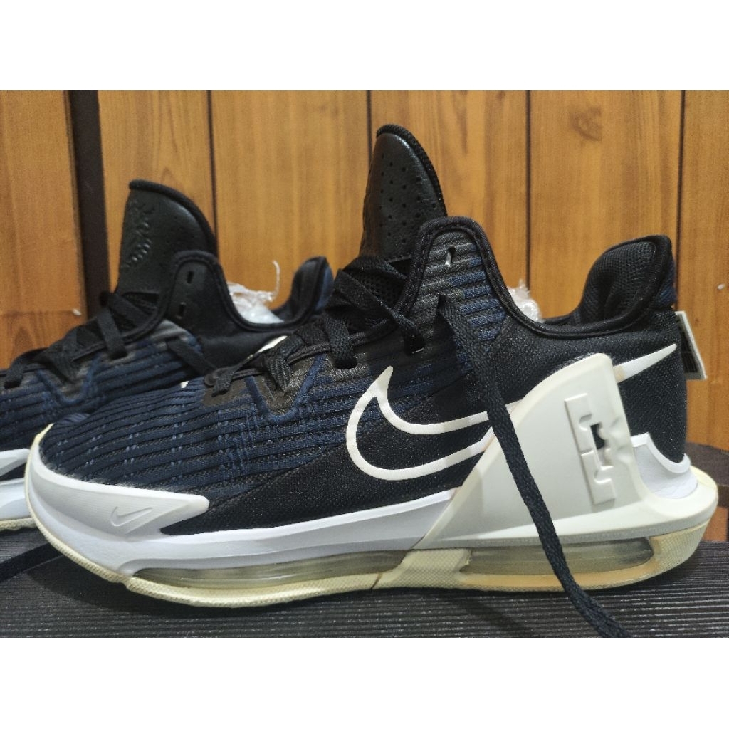 Nike LeBron Witness 6 EP "Black Dark Obsidian"